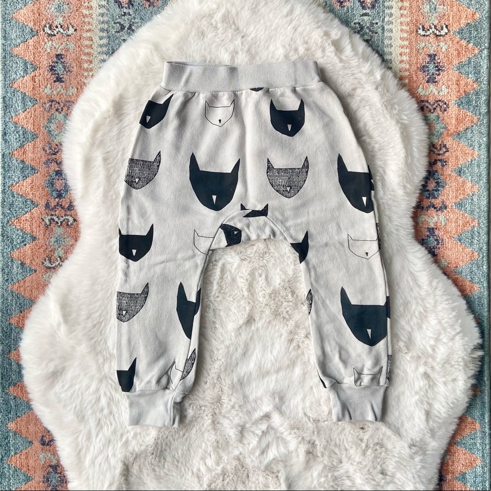 Beau Loves cream printed jogger pants unisex black cat minimalist toddler boy 4T